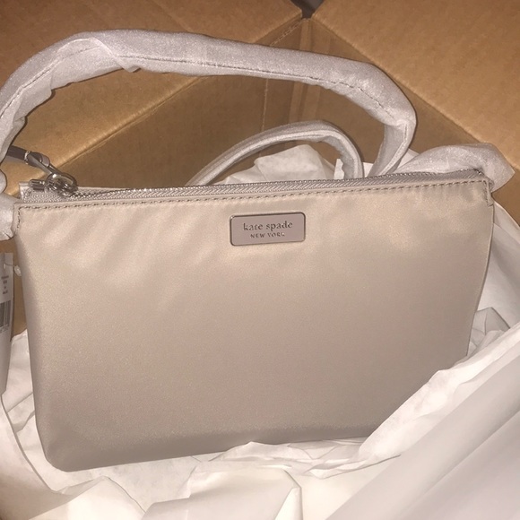 Kate Spade. NWT Triple Gusset Crossbody - Picture 2 of 6
